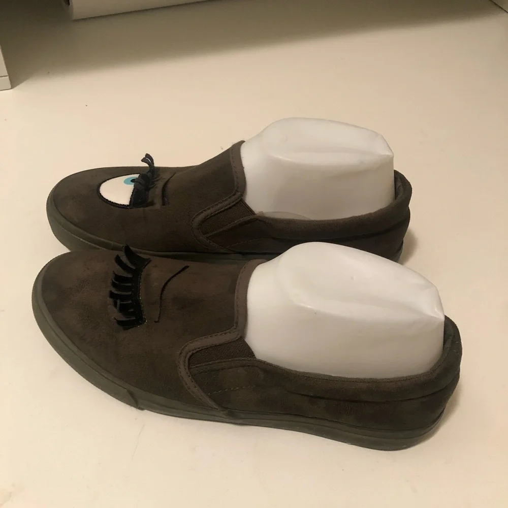 Via Pinky adorable shoes. Open and close eyes. - Picture 5 of 11